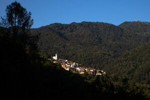 The village of Topolò/Topolove (IT), municipality of Grimacco (Udine): the village counts
today 25 inhabitants, 6 of them are active members of <!--LINK'" 0:153--> collective.