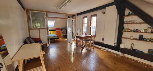 File:Studio Asylum 2025 interior Photo Natasa Serec.jpg