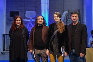 <!--LINK'" 0:493-->, 2018.