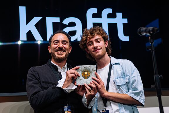 In its first five editions, Krafft Festival bestowed Golden Apple Awards for outstanding achievements in acting.