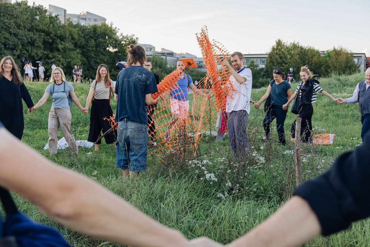 Krater collective's community event in Fužine neighbourhood as part of the Crafting Biodiversity project, 2025.