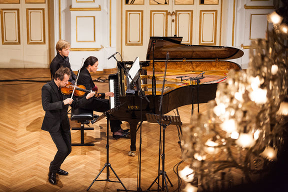 Pianist Jasminka Stančul and violinist (at that time also the festival's artistic director) Richard Tognetti performing in the Kazina Hall at Festival Maribor, 2015