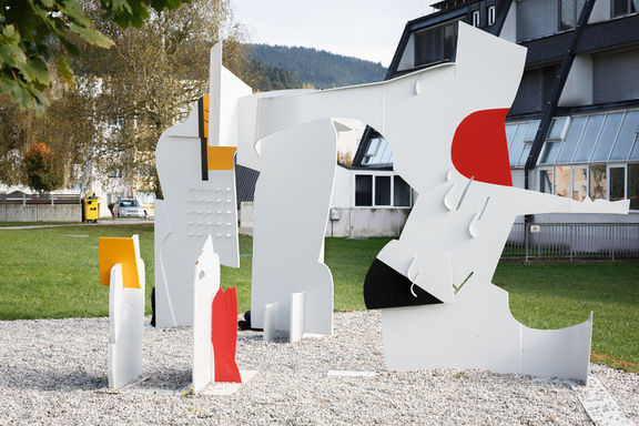 File:Forma Viva Open Air Steel Sculpture Collection Ravne na Koroskem 2019 Irmtraud Olga Ohme Photo Kaja Brezocnik.jpg