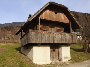 The <i>Granary at Remšak</i>, Šmiklavž 32, <!--LINK'" 0:130-->
