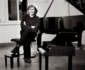 Pianist <!--LINK'" 0:115-->