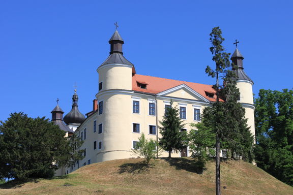 File:Velika Nedelja Castle 2014.JPG