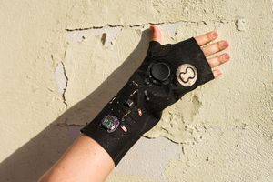 Audible Healing Pressure Points glove developed by Lavoslava Benčič at the <!--LINK'" 0:449--> 2018.