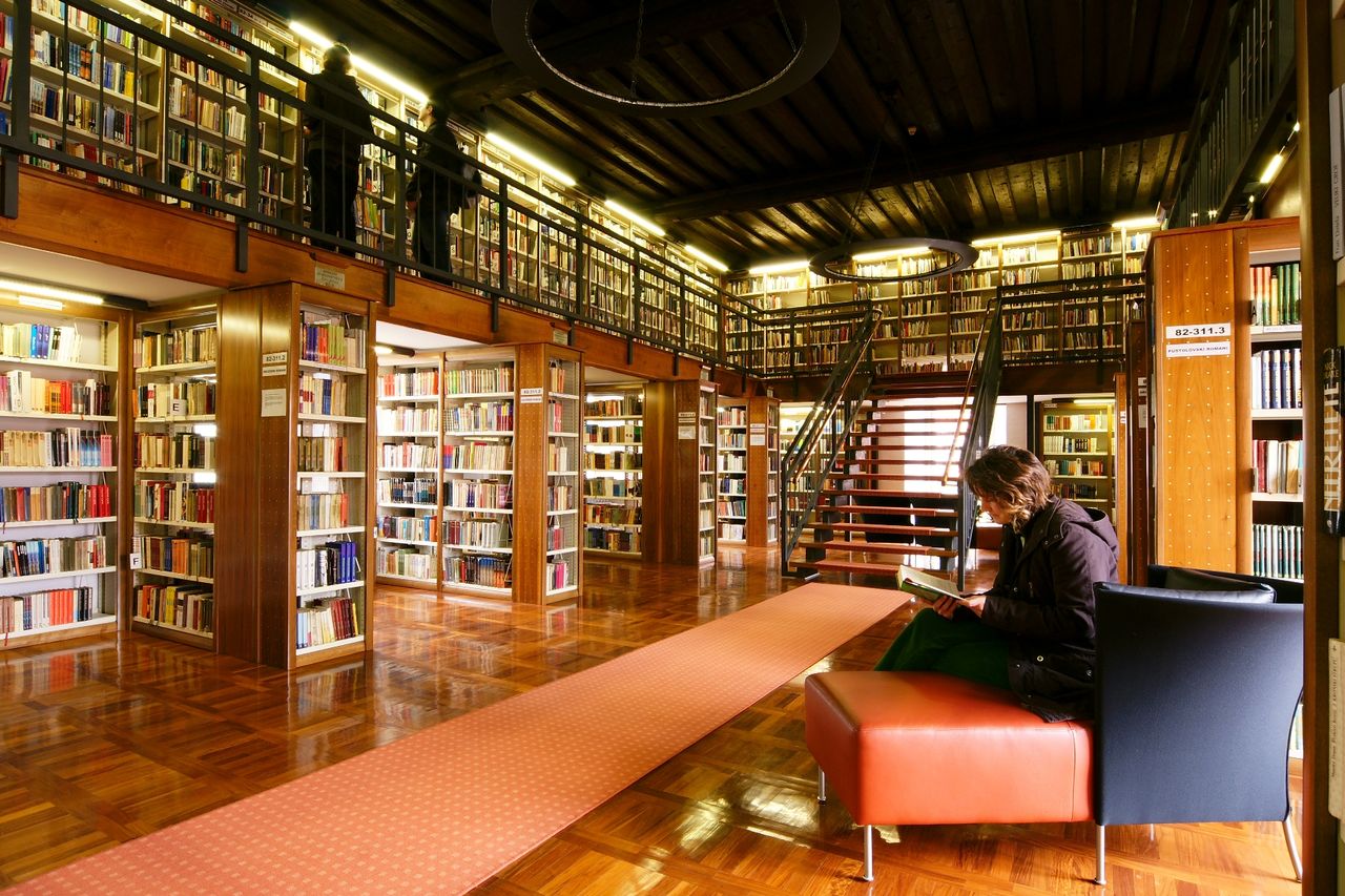 Ivan Potrc Library Ptuj 2010 interior Photo Srdan Mohoric.jpg